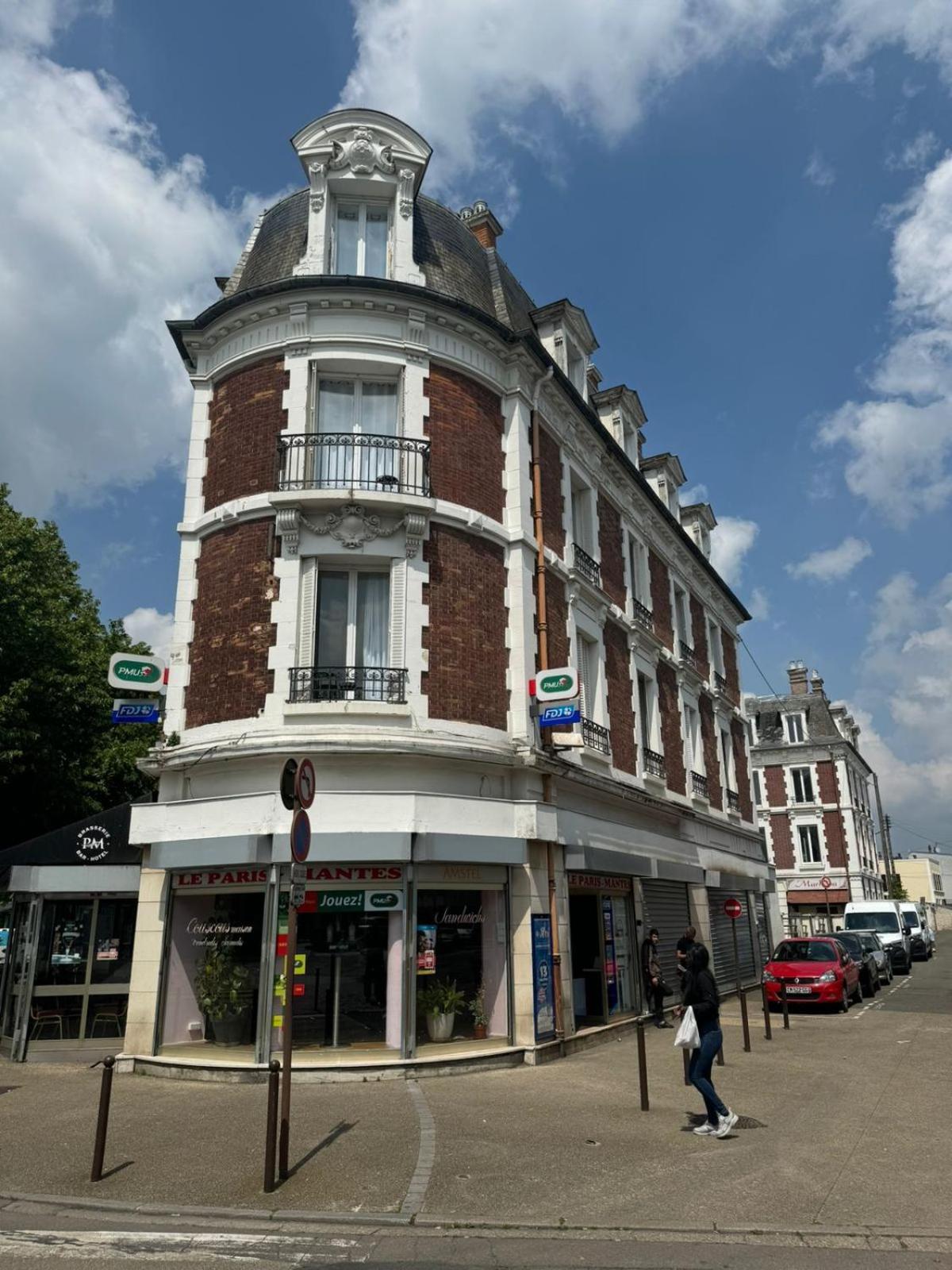 Etoiles De Mantes Hotel Exterior photo